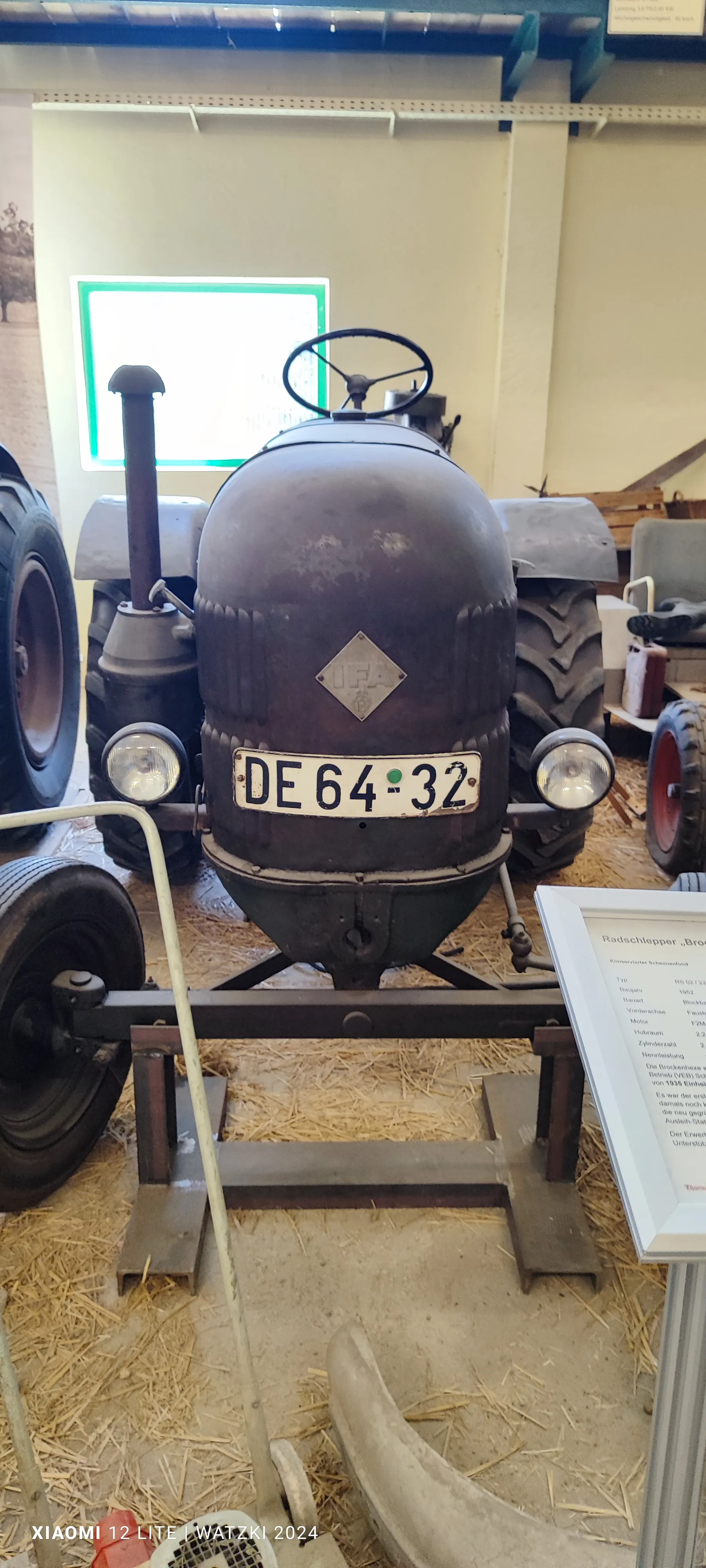./HeimatJubi/8_Heimatverein Vippachedelhausen im Klosmuseum_Fahrzeuge_1 2025_ergebnis.webp